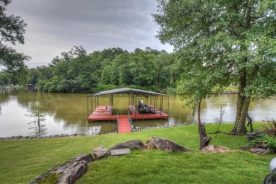 Crafted by renowned builder Tony Usdrowski, this exceptional