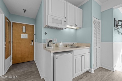 Step into your beautiful beach retreat! This endunit 2ndfloor