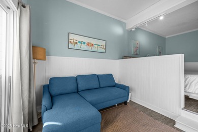 Step into your beautiful beach retreat! This endunit 2ndfloor