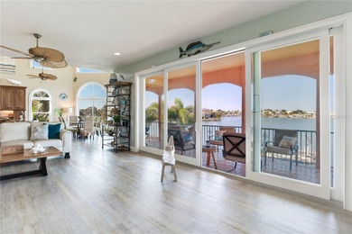 PANORAMIC WATER VIEWS STUNNING RESORT-STYLE POOL AND A SHORT