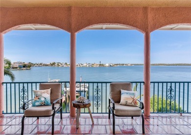 PANORAMIC WATER VIEWS STUNNING RESORT-STYLE POOL AND A SHORT