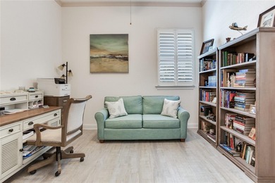 PANORAMIC WATER VIEWS STUNNING RESORT-STYLE POOL AND A SHORT