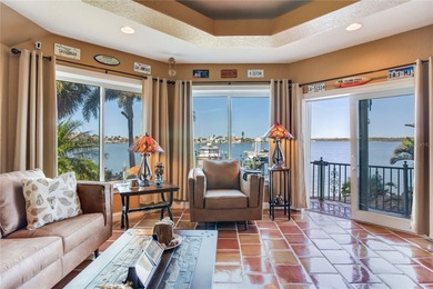 PANORAMIC WATER VIEWS STUNNING RESORT-STYLE POOL AND A SHORT