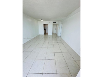 Great Location with and unbelievable view to the canal,super