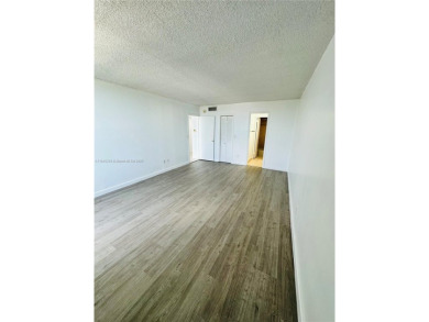 Great Location with and unbelievable view to the canal,super