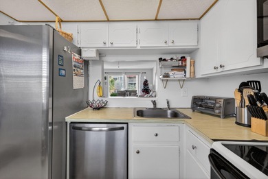 Beautiful, spacious 1 bedroom 1 1/2 bathroom condominium.  Newer