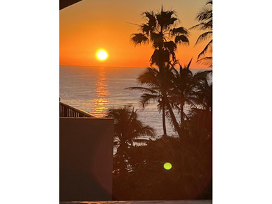 SPECTACULAR OCEAN FRONT condo that's so fresh & clean it