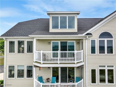 Fabulous Lake Erie Front Penthouse Condo: Experience luxury