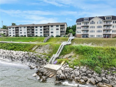 Fabulous Lake Erie Front Penthouse Condo: Experience luxury