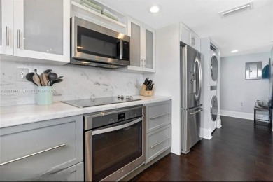 Spectacular Corner Penthouse -- Move-In Ready!

This bright