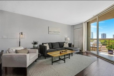 Spectacular Corner Penthouse -- Move-In Ready!

This bright
