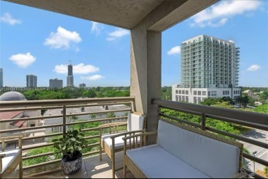 Spectacular Corner Penthouse -- Move-In Ready!

This bright