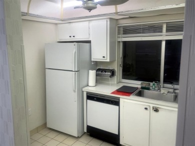 Don't miss this opportunity! 2 bed 2 bath over 55 condo in Lime