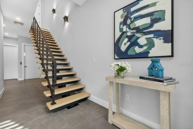 One or more photo(s) has been virtually staged. Experience