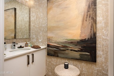 TREEHOUSE IN THE SKY! End unit , east and south, south west