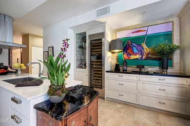 TREEHOUSE IN THE SKY! End unit , east and south, south west