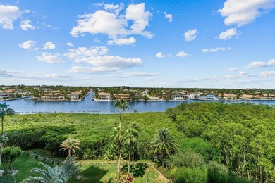 Step inside this light and bright Grand Siena model featuring 2