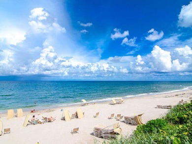 Step inside this light and bright Grand Siena model featuring 2