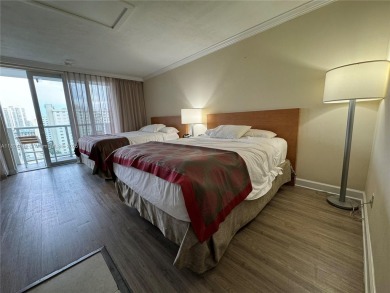 Beautifully remodeled oceanfront studio 11th floor of Marco Polo