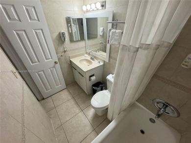 Beautifully remodeled oceanfront studio 11th floor of Marco Polo