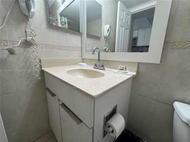 Beautifully remodeled oceanfront studio 11th floor of Marco Polo