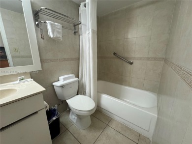 Beautifully remodeled oceanfront studio 11th floor of Marco Polo