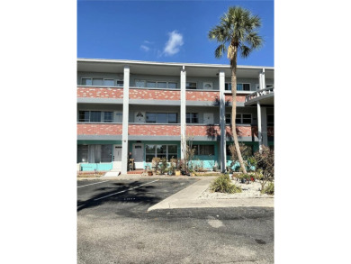 Simply wonderful....! Popular 2 Bed 2 Bath floorplan updated