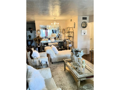 Simply wonderful....! Popular 2 Bed 2 Bath floorplan updated