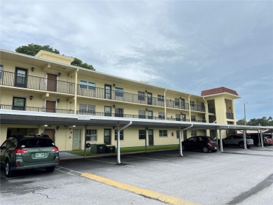 Nicely maintained 2 Bedroom, 1 Bath condo In the Heather Ridge