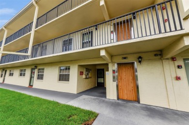 Nicely maintained 2 Bedroom, 1 Bath condo In the Heather Ridge