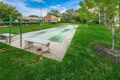 Nicely maintained 2 Bedroom, 1 Bath condo In the Heather Ridge