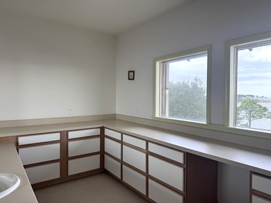 STOP SCROLLING ? Your Gulf Front Dream Awaits! Don't miss this