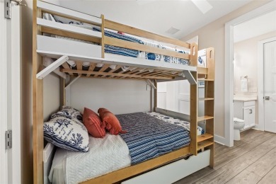 Welcome to Salty Seagull at Hunter's point, stunning 3 bedroom