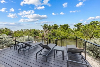 Welcome to Salty Seagull at Hunter's point, stunning 3 bedroom