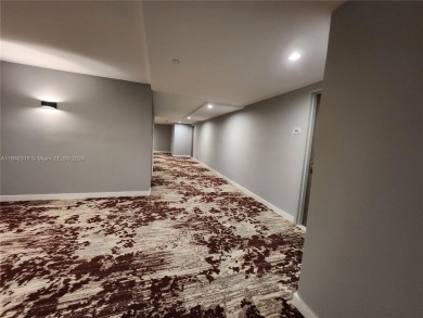 MUST SEE UNIT.
FULLY RENOVATE, HOTEL 5 STAR STILE, ELEGANT