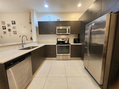 Beautiful 2-bedroom, 2.5-bathroom townhouse in Cassas at