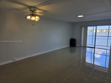 Beautiful & renovated apartm in Pembroke Pines. Stunning