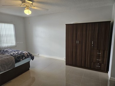 Beautiful & renovated apartm in Pembroke Pines. Stunning