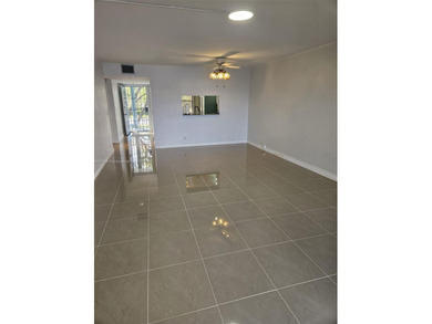 Beautiful & renovated apartm in Pembroke Pines. Stunning