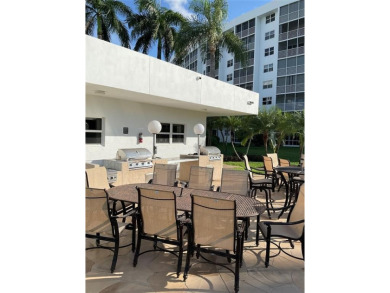 READY TO MOVE IN. NICELY UPDATED 2 BED 2 BATH UNIT OFFERS