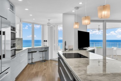 Spacious contemporary 21st-floor residence with breathtaking