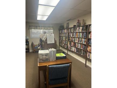 Beautiful  Located first floor condo offering bright spaces