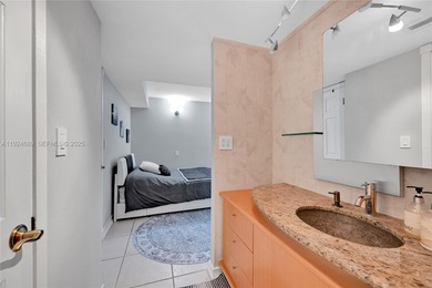 Beautiful 2 bedroom and 2 bathroom, completely renovated