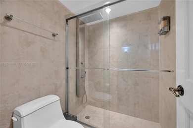 Beautiful 2 bedroom and 2 bathroom, completely renovated