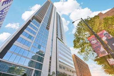 Experience deluxe city living in this stylish River North condo