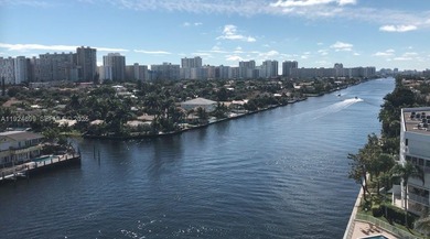 This charming condo in Fort Lauderdale, FL was built in 1978 and