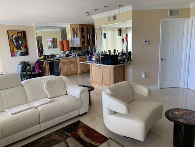 This charming condo in Fort Lauderdale, FL was built in 1978 and