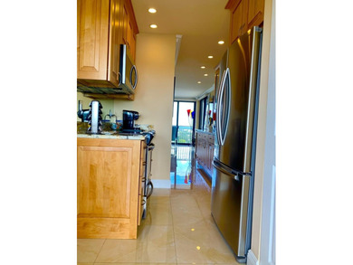 This charming condo in Fort Lauderdale, FL was built in 1978 and