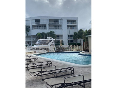This charming condo in Fort Lauderdale, FL was built in 1978 and