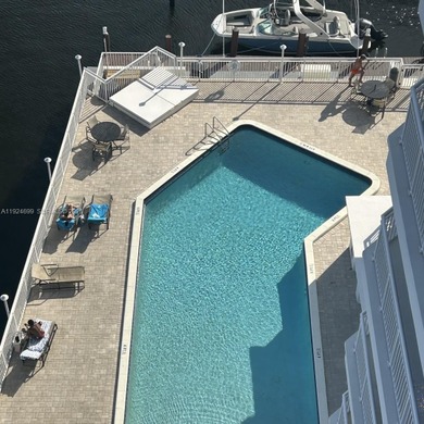 This charming condo in Fort Lauderdale, FL was built in 1978 and